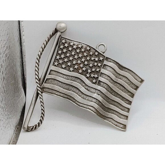 5/$25 Gloria Duchin Pewter American Flag Ornament 2002 USA Patriotic Christmas - Picture 1 of 3